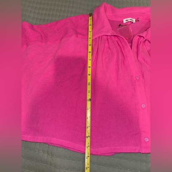 Day & Moon Bright Pink Button-Up crop gauzy bubble Shirt 100% cotton NWT Size M - Picture 9 of 14